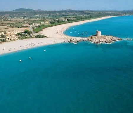Le 4 * Bari Sardo